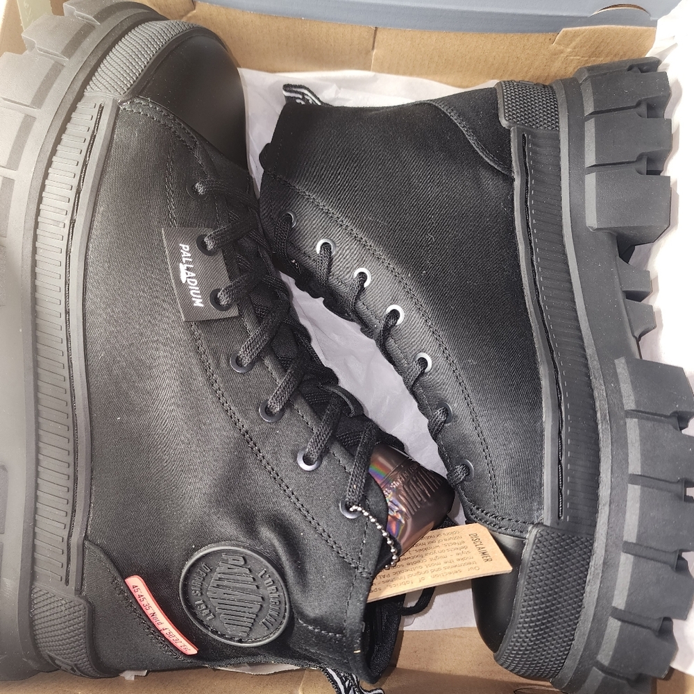 Palladium Women's Size 8.7 Black High-Top Chunky Sneakers, New - Picture 10 of 10